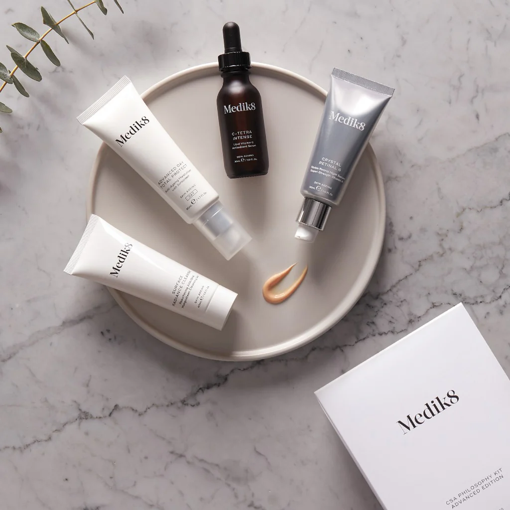 Complete Medik8 collectie met serums, crèmes en exfolianten – nu verkrijgbaar bij BEwebshop.com