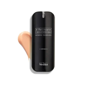 Medik8 r-Retinoate Intense met textuur