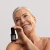 Synergie Skin PressPause met vrouw