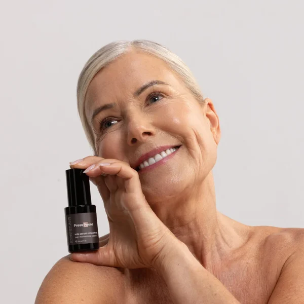 Synergie Skin PressPause met vrouw